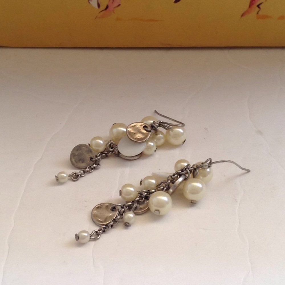 Vintage Dangling Faux Pearl & Abalone Cluster Dangling Earrings - Picture 4 of 6